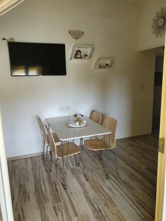 Apartment Josipa Grebastica Exterior photo